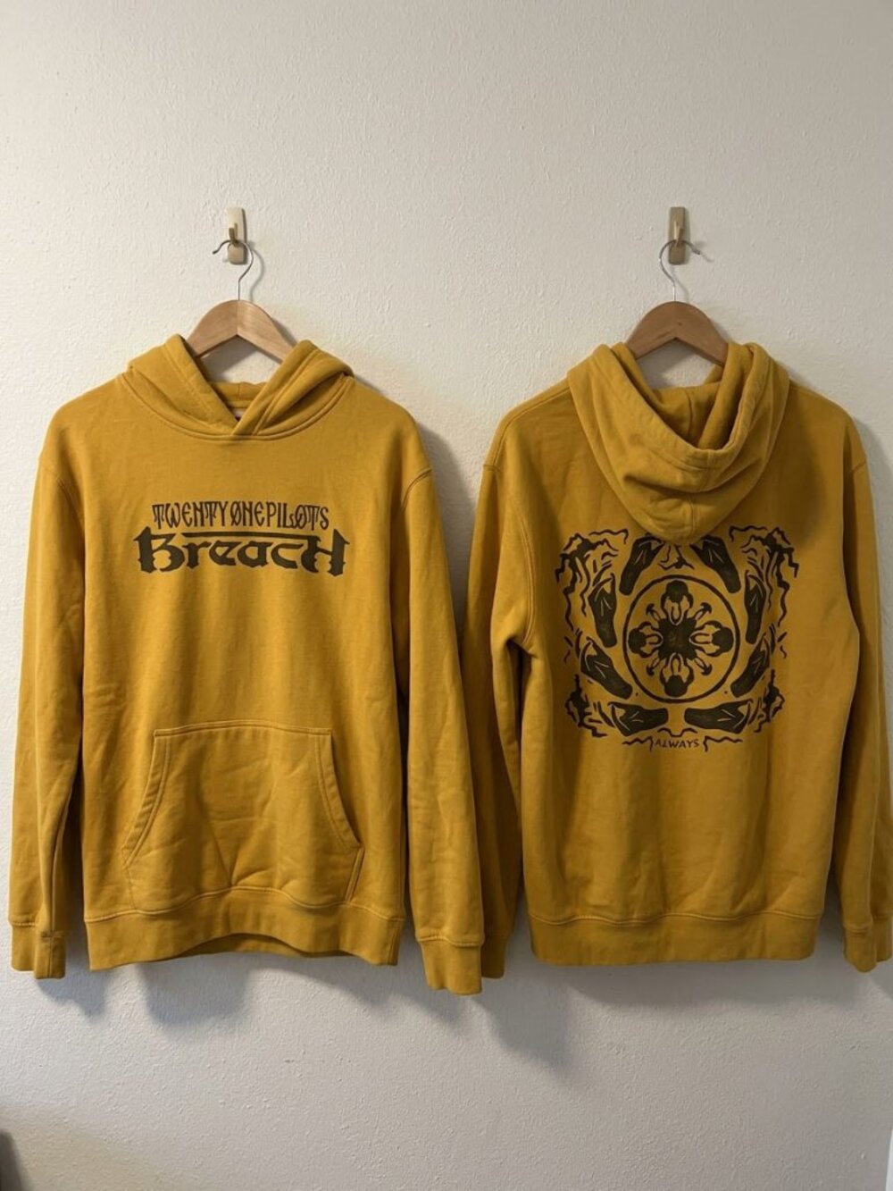 Twenty One Pilots Ohio Stadium OH Exclusive 2026 Gold Hoodie